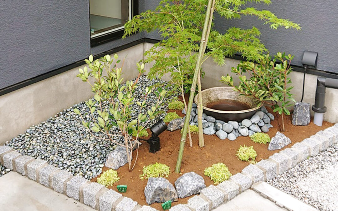 埼玉県越谷市 ピンコロ石でおしゃれ花壇