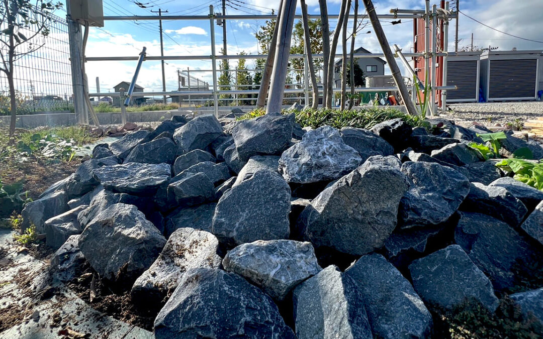 外構の割栗石の用途は？おしゃれな使い方やメリット・デメリットもご紹介