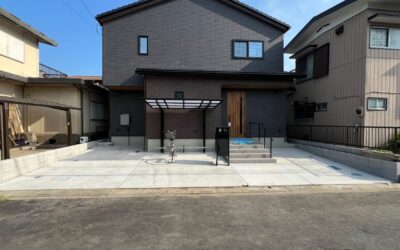 埼玉県越谷市 玄関付近にポストを付けたオープン外構