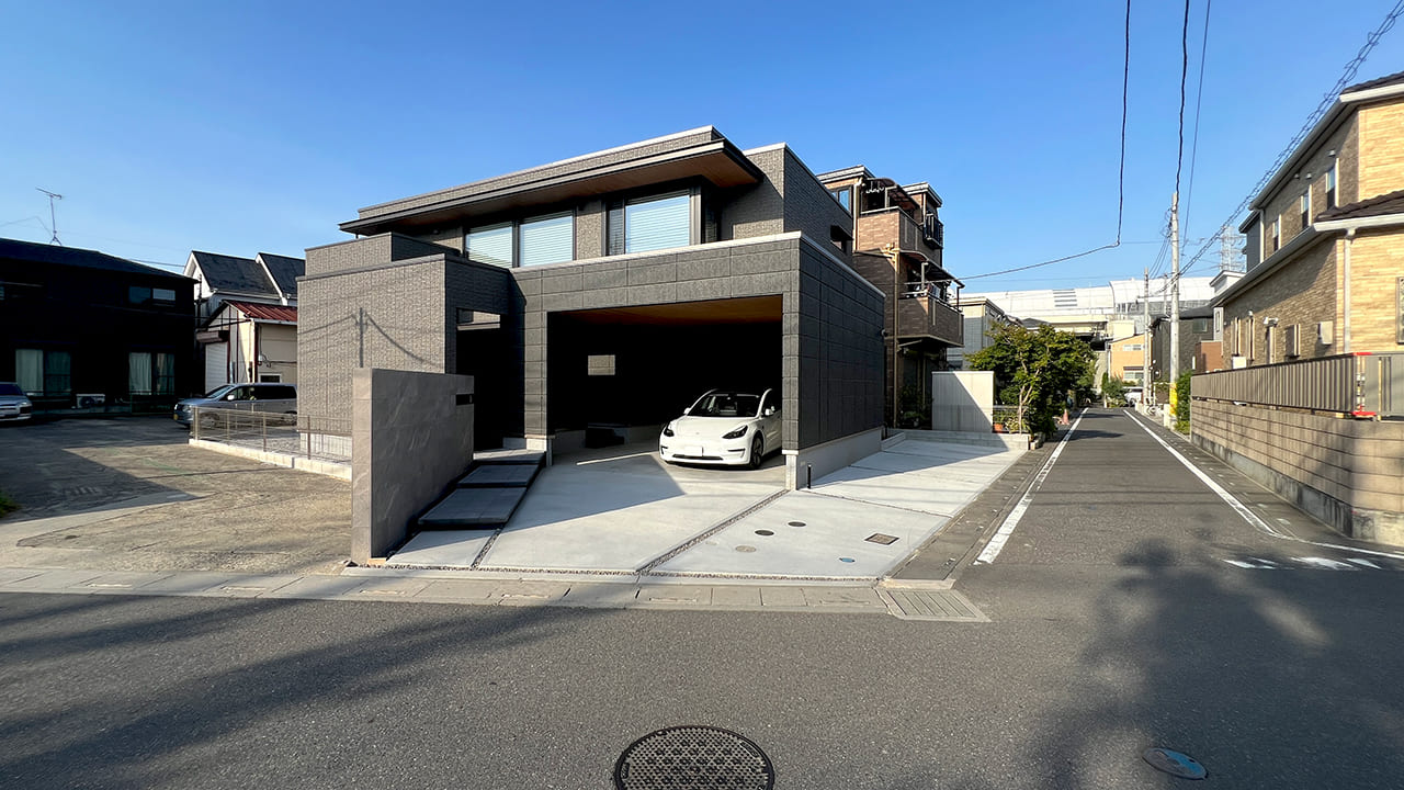 埼玉県三郷市 外構工事 防犯性と開放性のおしゃれな角地のセミクローズ外構