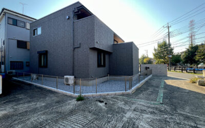 埼玉県三郷市 外構工事 敷地境界はメッシュフェンスで軽い仕切り