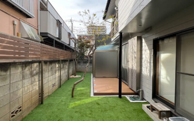 埼玉県川口市 外構工事 サンルーム+ウッドデッキ+フェンス+人工芝で洋風の庭づくり