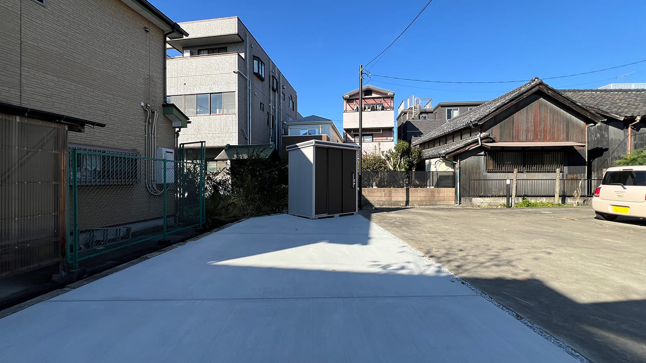 埼玉県越谷市 外構工事 砂利からコンクリート駐車場にリフォーム