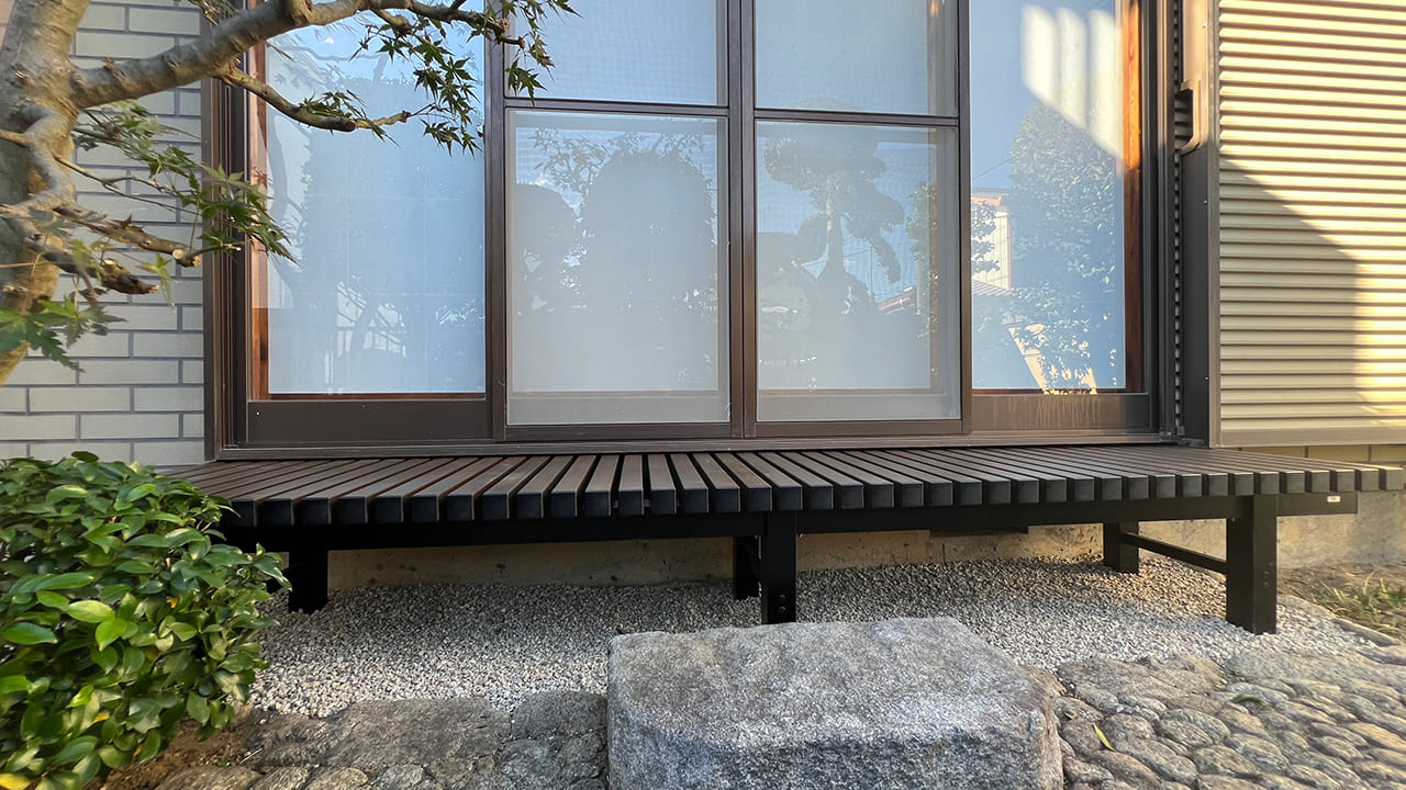 埼玉県さいたま市 濡れ縁は三協アルミの木粉入り樹脂タイプでリフォーム