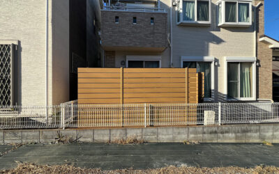 埼玉県越谷市 外構工事 タイルテラスと目隠しフェンスのお庭にリフォーム