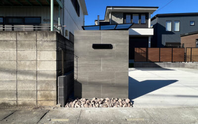 埼玉県越谷市 外構リフォーム工事 ポストを埋め込んだおしゃれな門柱