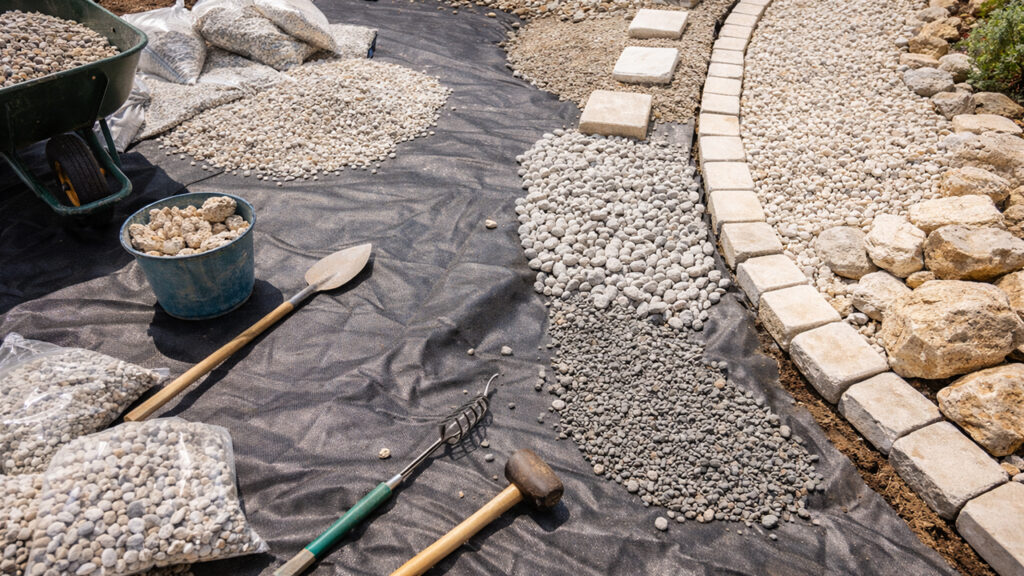 ロックガーデンの下地づくり