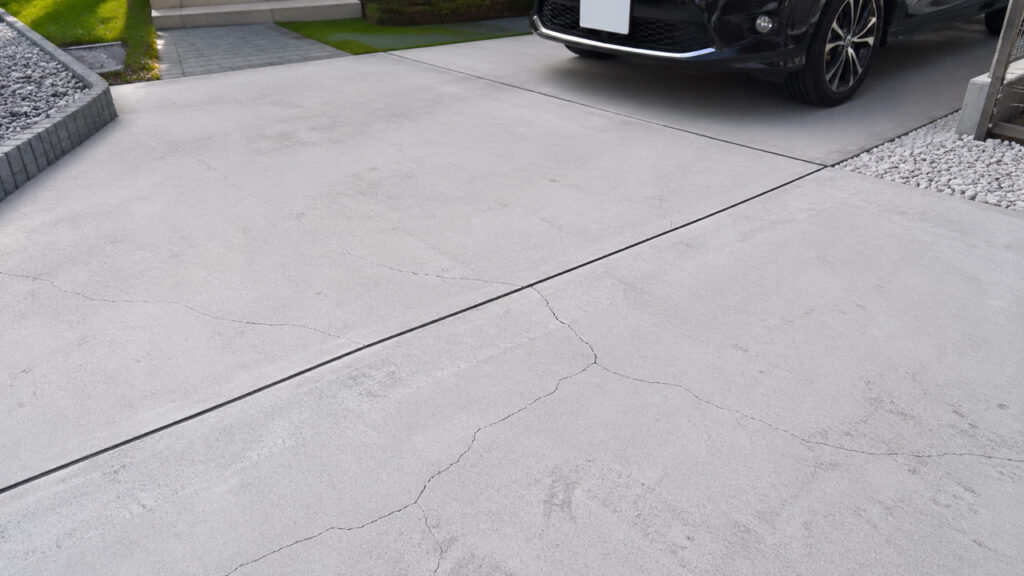 駐車場コンクリートでひび割れしやすいケース
