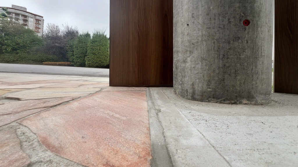 埼玉県さいたま市緑区 外構工事 ピンコロ花壇とオリーブ