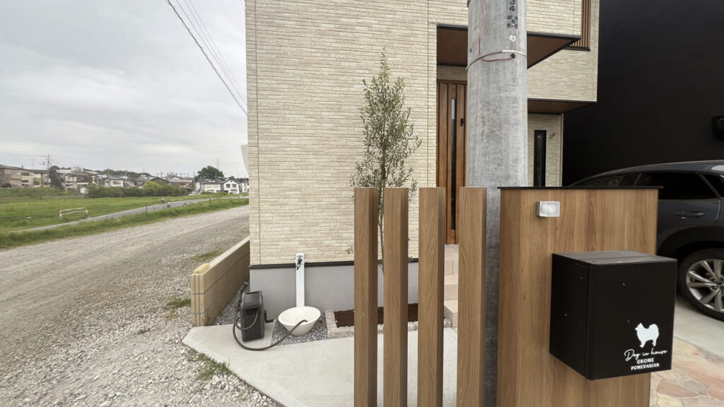 埼玉県さいたま市緑区 外構工事 ピンコロ花壇とオリーブ