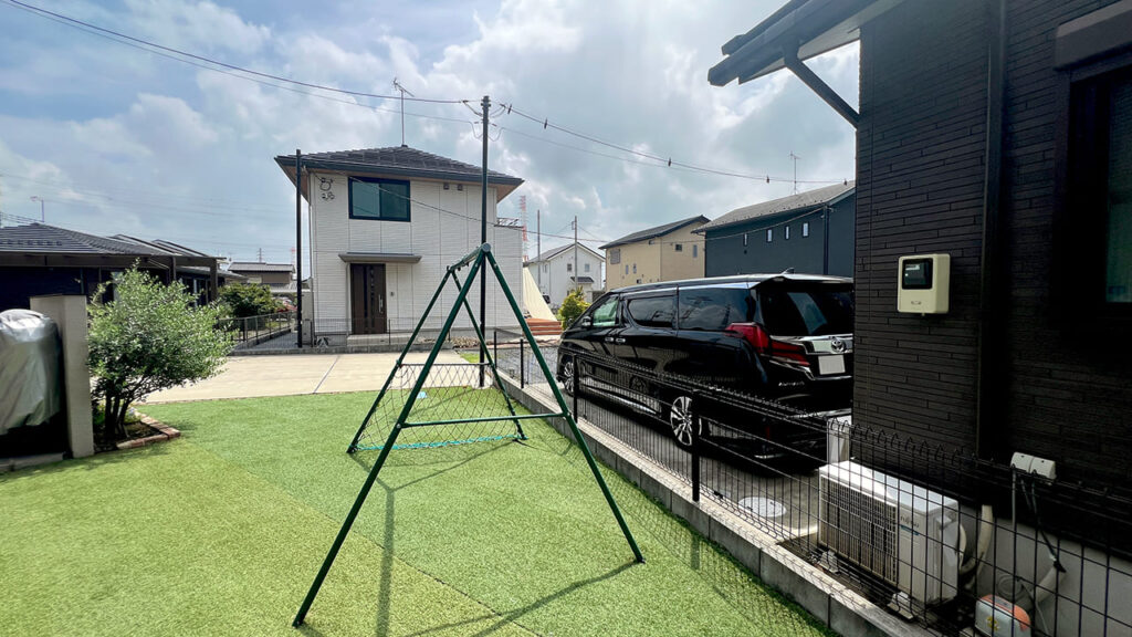 埼玉県白岡市 外構工事 隣地境界に目隠しフェンス