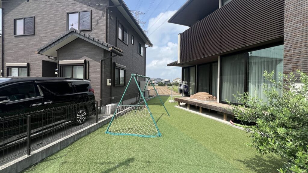 埼玉県白岡市 外構工事 隣地境界に目隠しフェンス