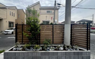 埼玉県越谷市宮本町 外構リフォーム工事 ロックガーデンと目隠しフェンス